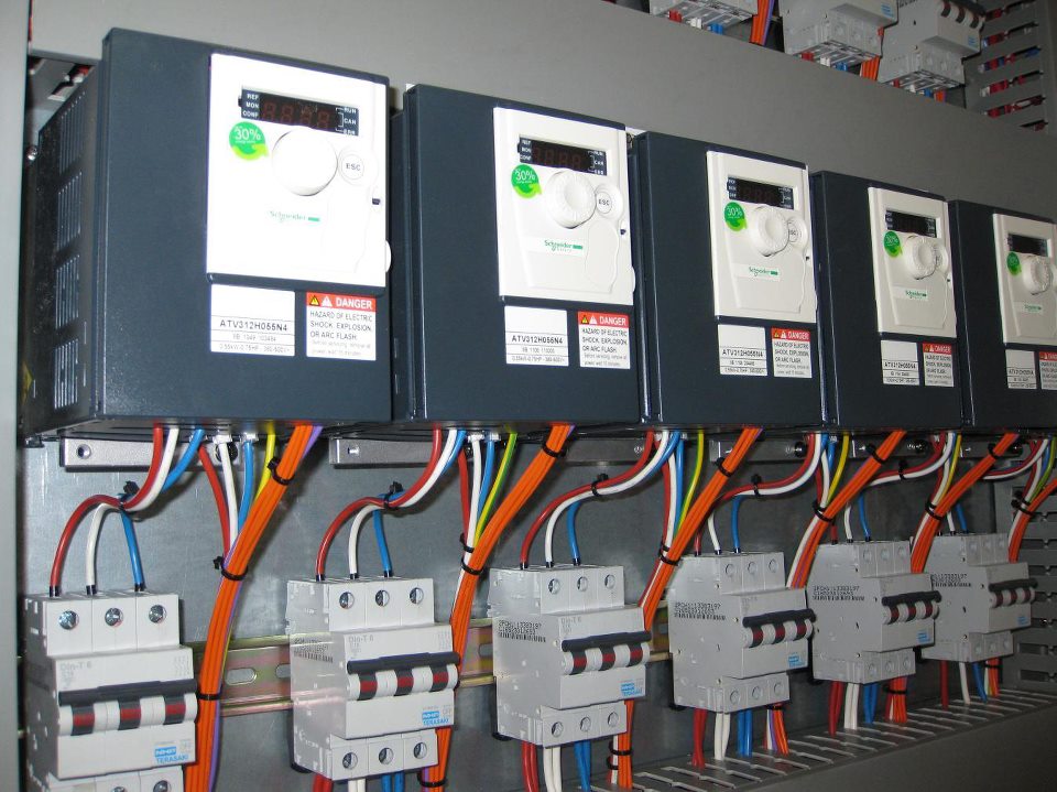 تابلو برق صنعتی svg+xml,%3Csvg%20xmlns%3D%27http%3A%2F%2Fwww.w3 - تابلو برق صنعتی