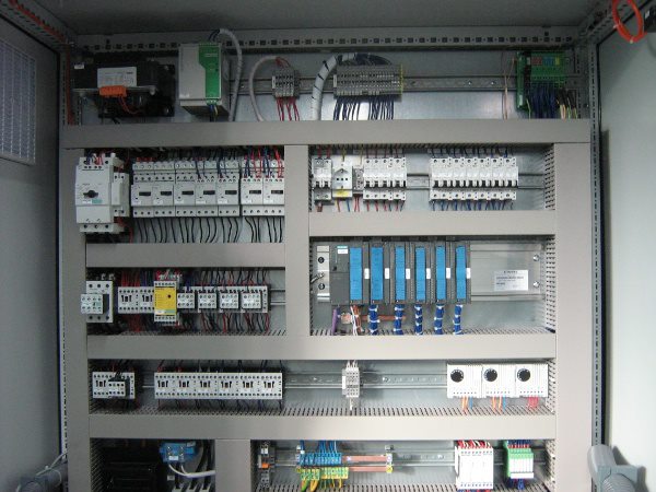 تابلو برق صنعتی svg+xml,%3Csvg%20xmlns%3D%27http%3A%2F%2Fwww.w3 - تابلو برق صنعتی